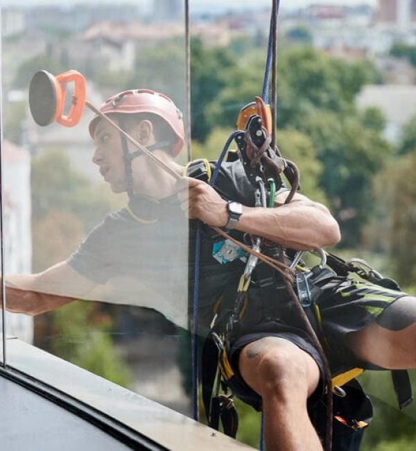 industrial-mountaineering-worker (5)